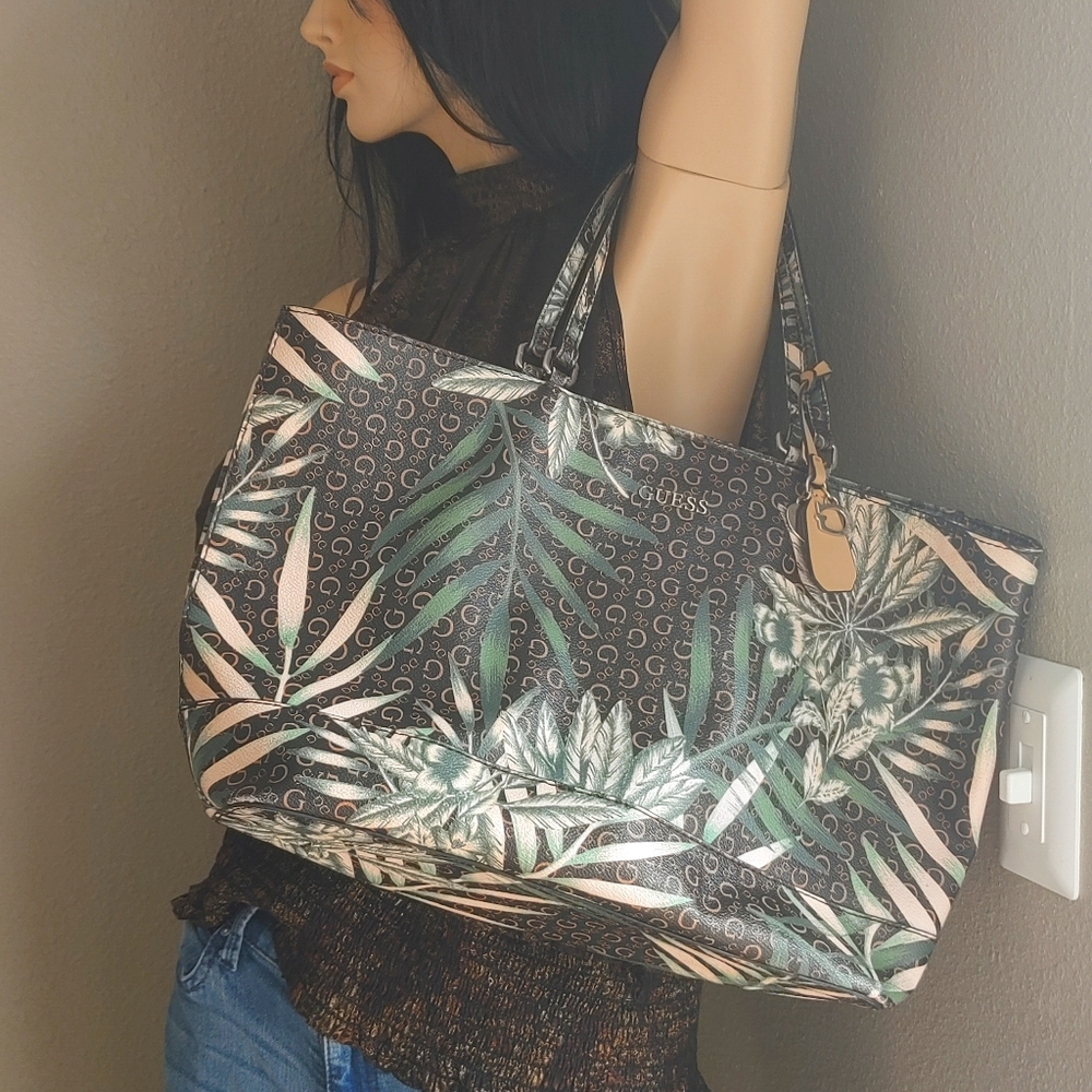 Guess Fern Print Purse